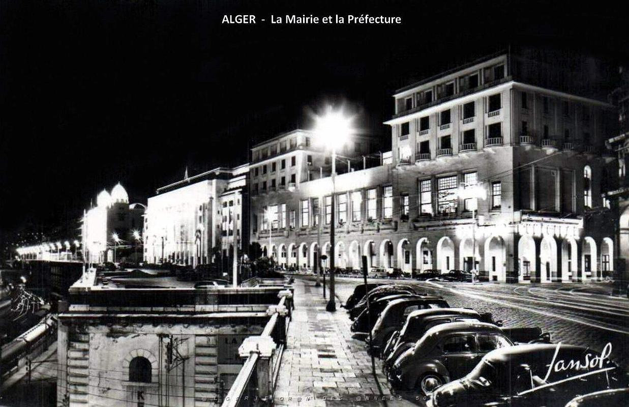 Alger - Mairie et Prefecture la Nuit.jpg